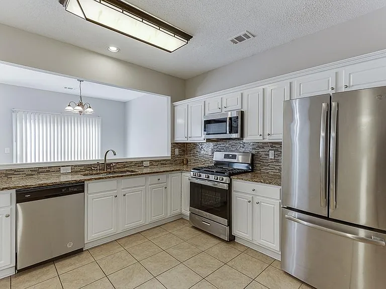 2421 Elkhorn Ter — Photo 16