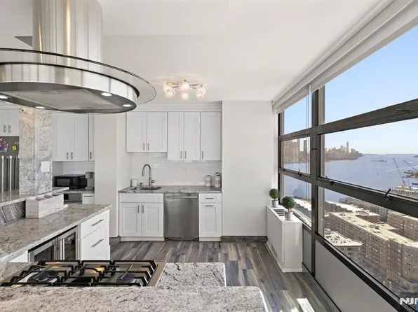 6050 E John F Kennedy Blvd #20G, West New York, NJ 07093