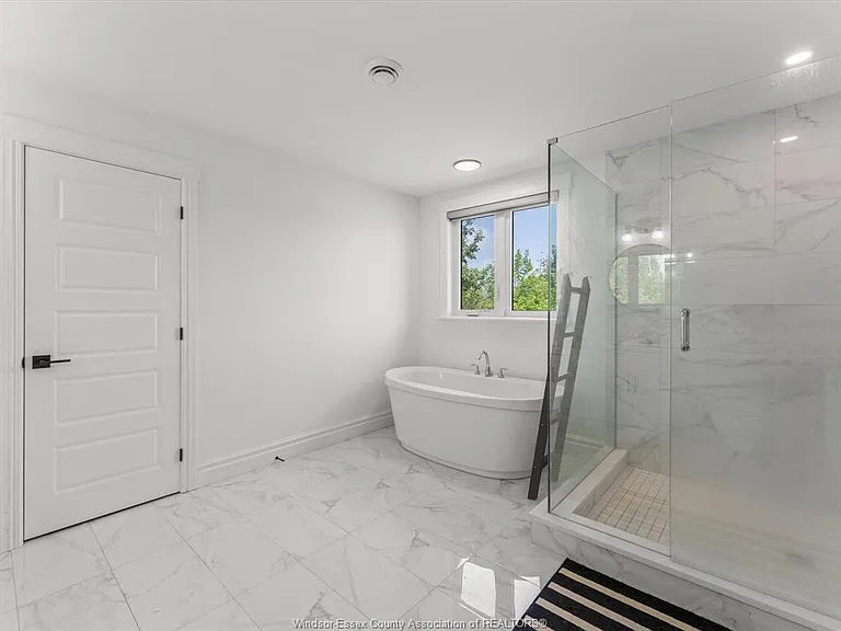93 Belleview Dr — Photo 29