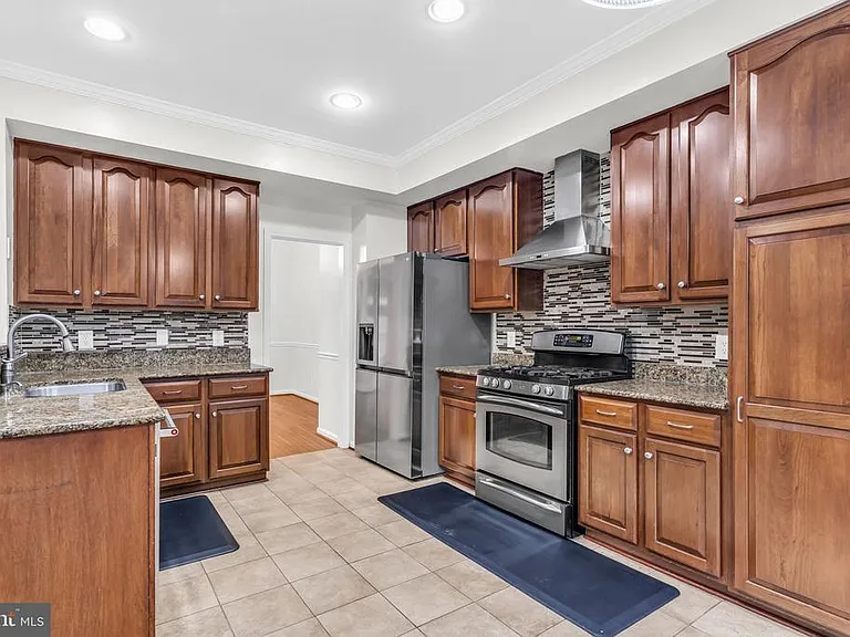 6618 Frost Lake Ln — Photo 13