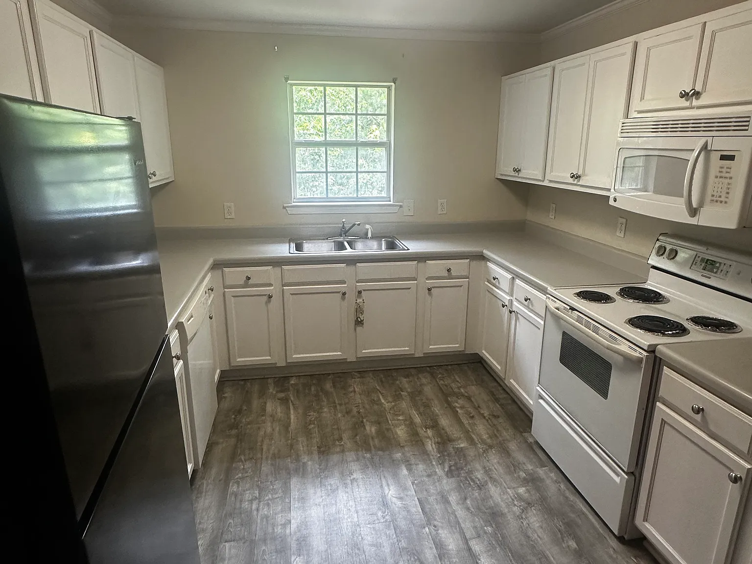 2 bed, $1,350 — Photo 4