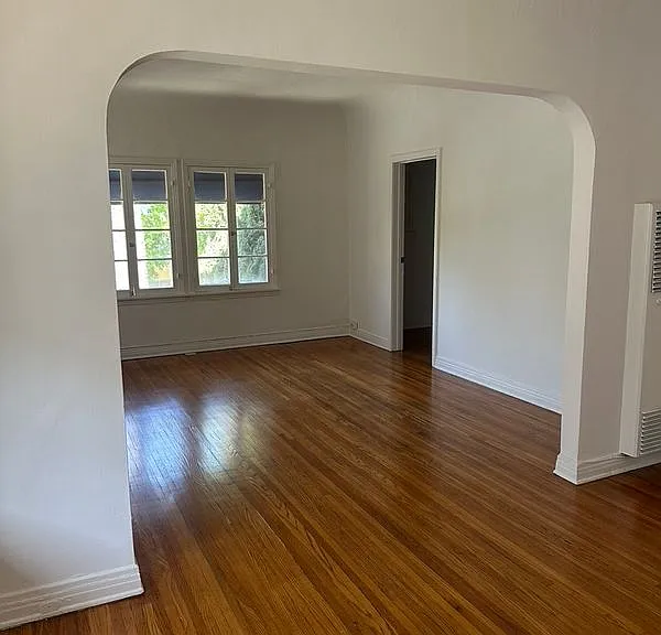 414 N Orange Grove Ave #1/2 — Photo 2