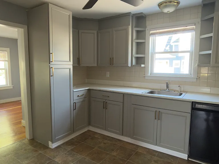 1396 Bridge St #1 — Photo 8