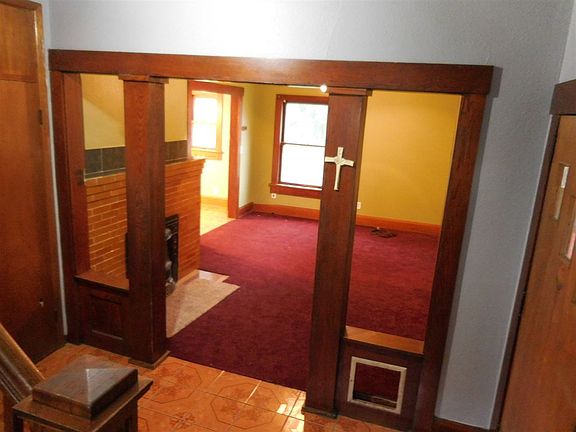 4th image of 223 Oakley Ave