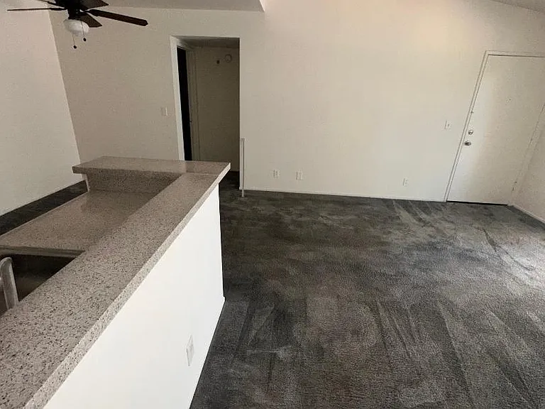 412 S Clementine St #209 — Photo 2