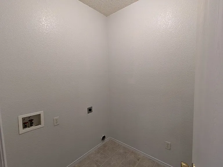 6425 Rainwater Way — Photo 21