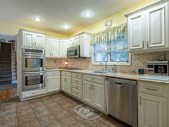 5th image of 60 Gildare Dr