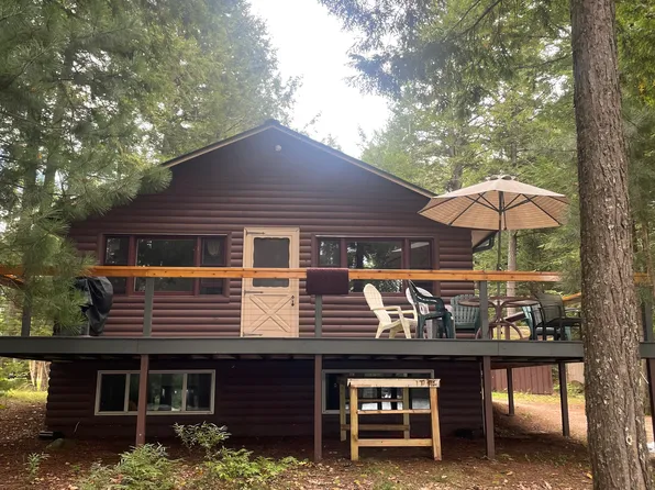 8 Memory Ln, Harrison, ME 04040