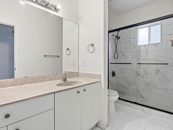 3rd image of 460 PRINCESS Drive