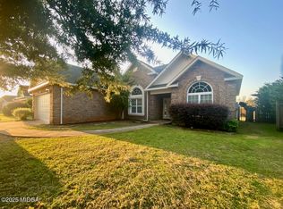 104 Manchester Ln, Byron, GA 31008