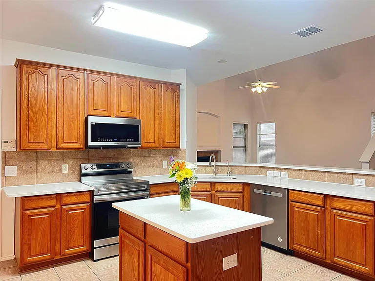1309 Heather Brook Dr — Photo 26