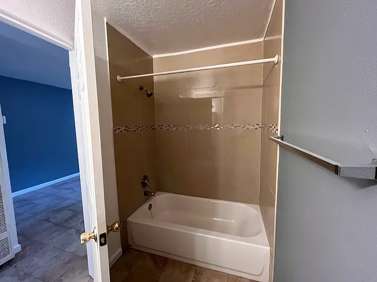 SAN MATEO SUITES — Photo 31