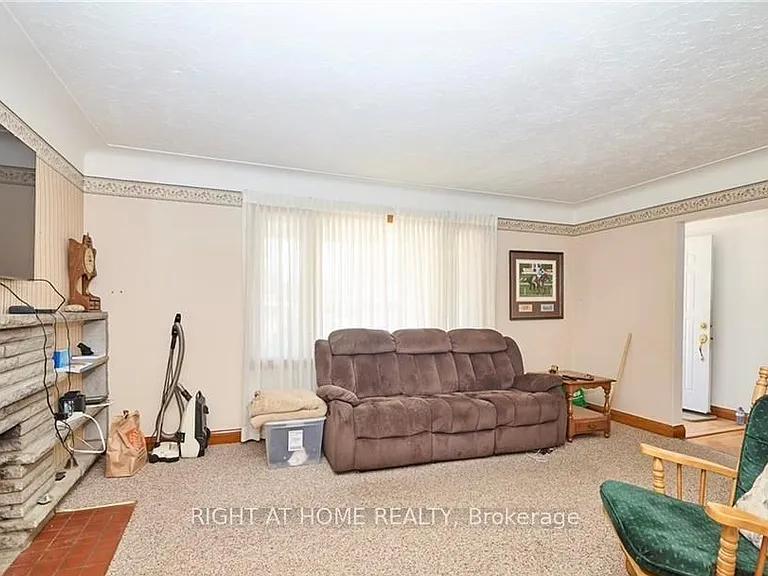 6357 Dorchester Rd — Photo 6