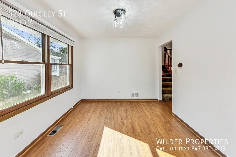 5 bed, 2.5 bath, 2000 sqft, $3,200 — Photo 3