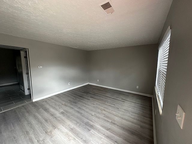 Living Room - Very spacious - view from front door