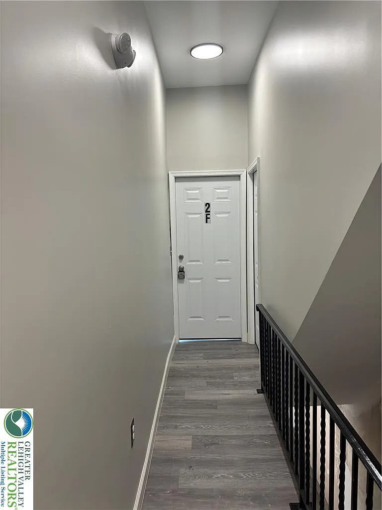 1 bed, 1.0 bath, 782 sqft, $1,350 — Photo 3