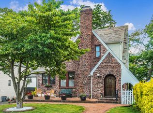 54 Woodbine Ave, Larchmont, NY 10538