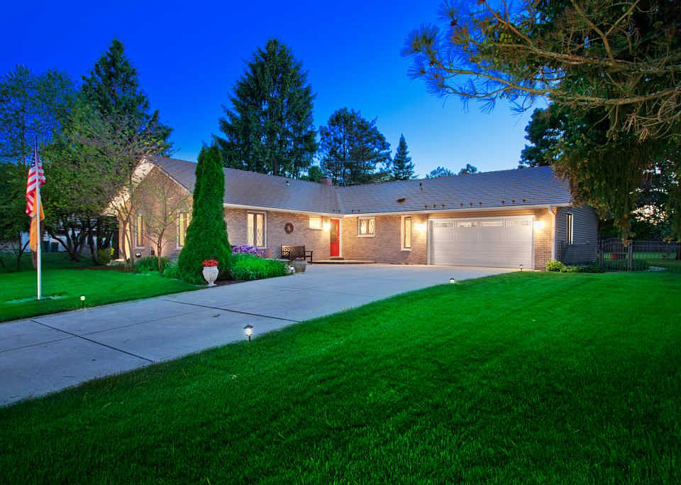 1st image of 32070 N Pine Ave
