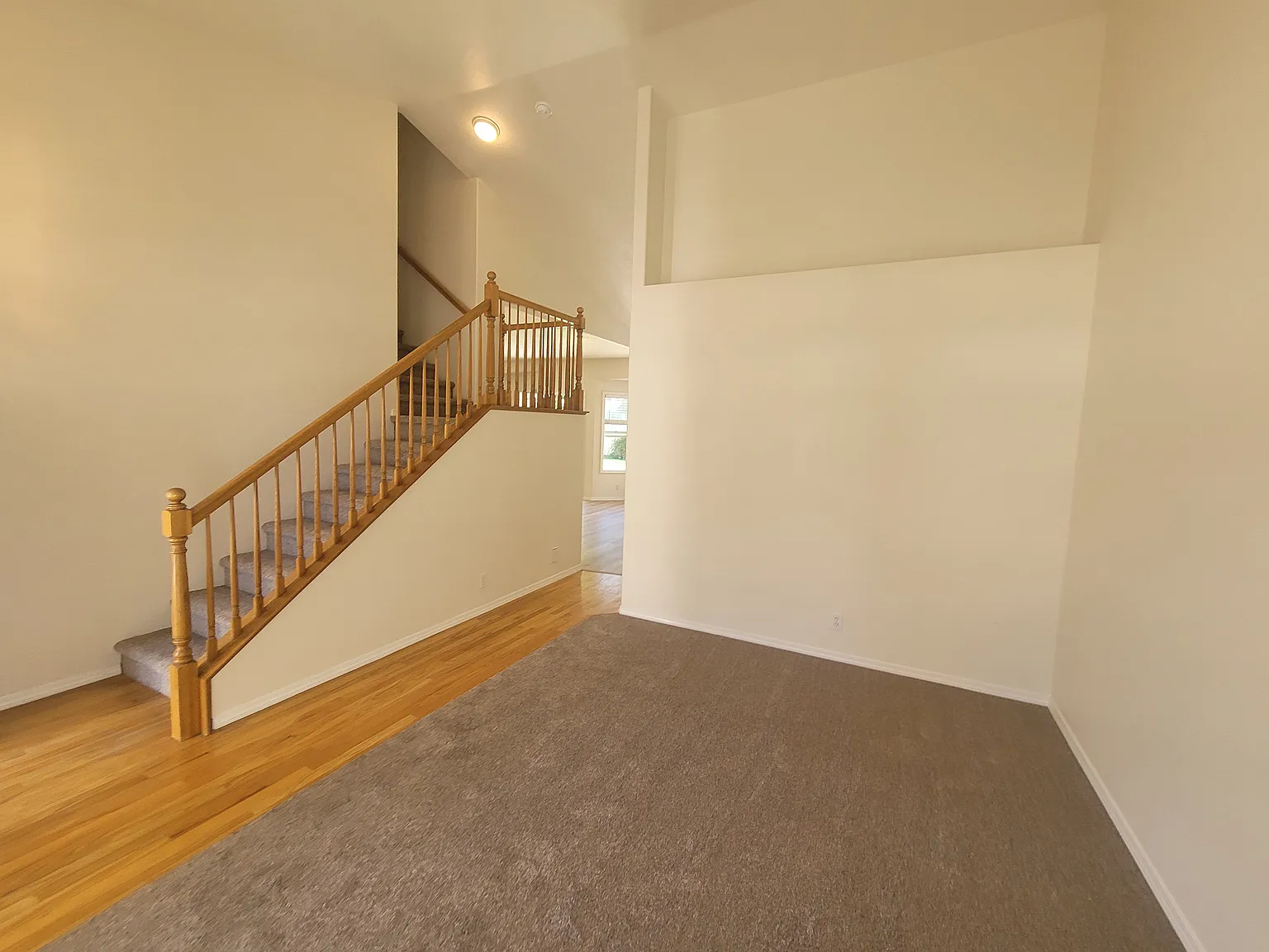 4 bed, 2.5 bath, 2050 sqft, $2,650 — Photo 3
