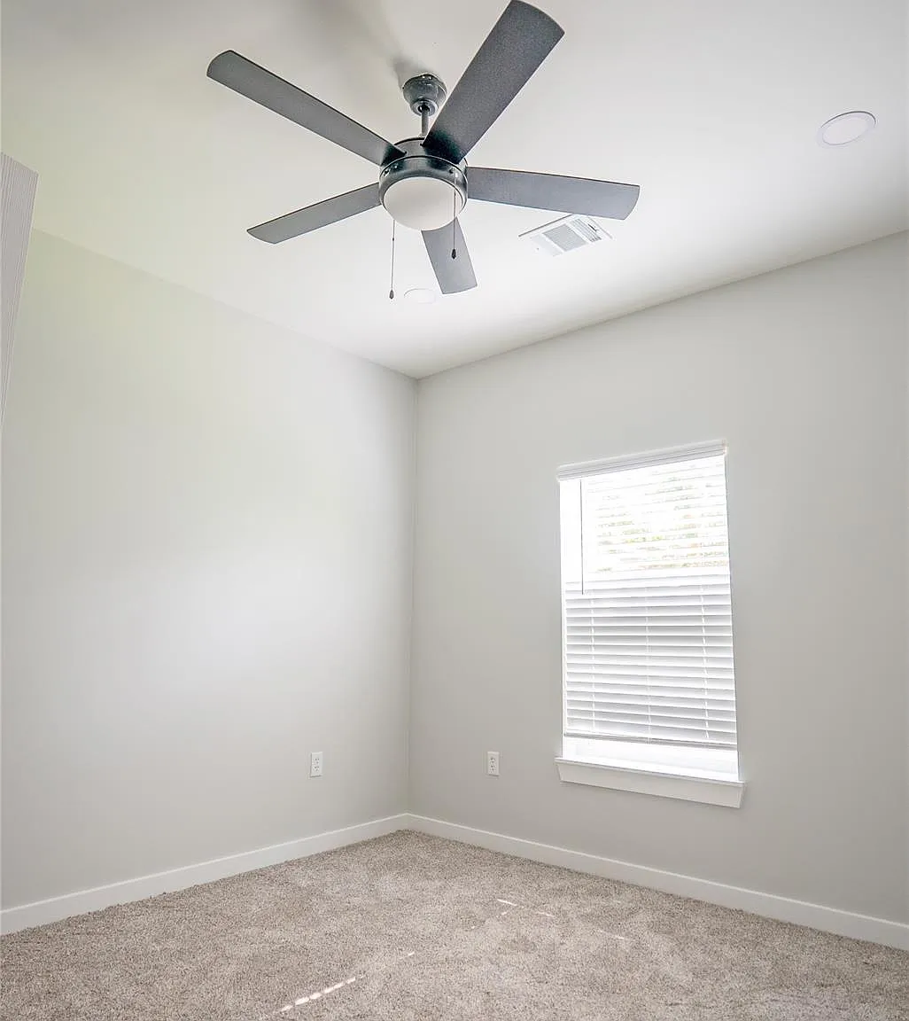2 bed, 2.5 bath, 1152 sqft, $1,900 — Photo 4