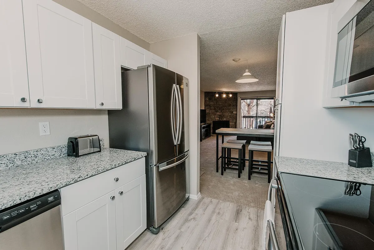 Building Photo - 433 Wright St #204