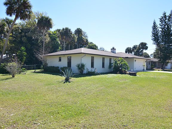 2nd image of 418 Seahorse Cir SE