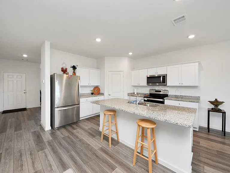 4830 Highland Springs Dr — Photo 25