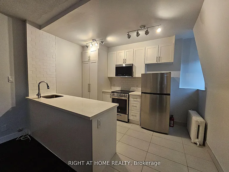 72 Wellesley St E #203 — Photo 11