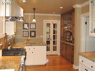 Gourmet Kitchen