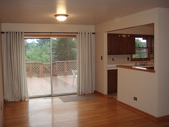 3rd image of 9026 W 93rd St