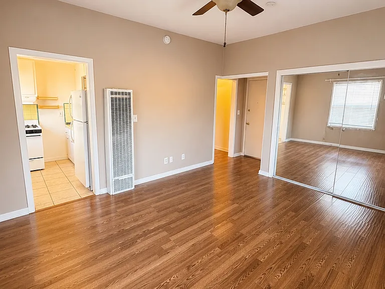 1414 N Hobart Blvd #8 — Photo 3