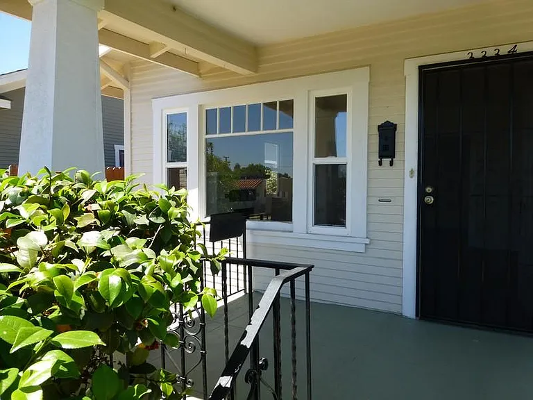 3334 Gregory St — Photo 2