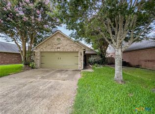 908 Pennsylvania Ave, Victoria, TX 77904