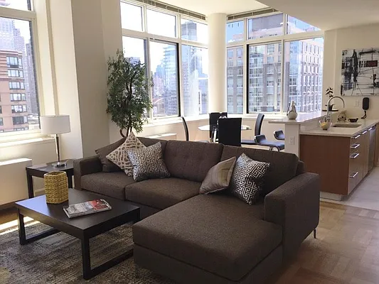 Rented by Windsor Property Management | media 13