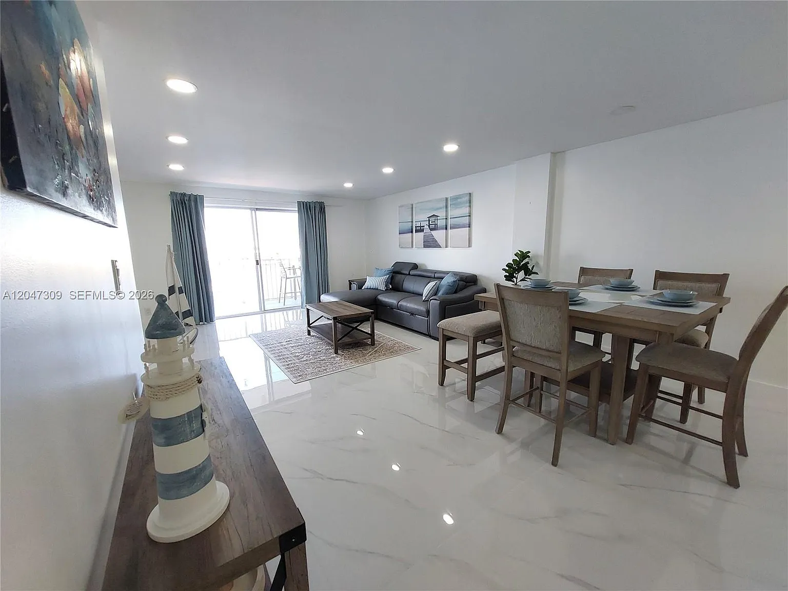Park Layne Towers Condo — Photo 4