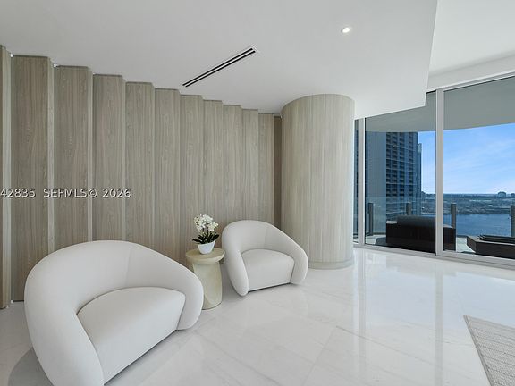 4th image of 300 Biscayne Blvd #2701