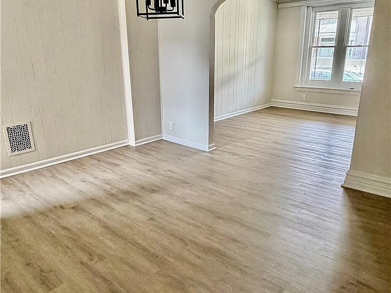 129 N Ellsworth St — Photo 8