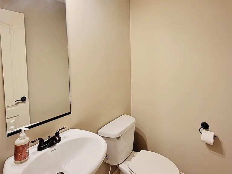 652 Grays Pointe Ct — Photo 13
