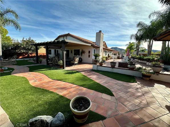 23856 Outrigger Dr, Canyon Lake, CA 92587