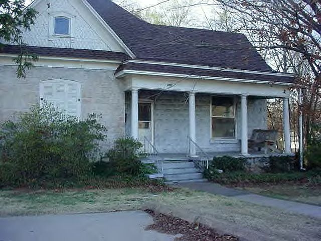 2nd image of 500 S Rogers St