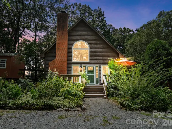 141 Oak Leaf Ln, Wingate, NC 28174