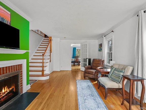 3rd image of 74 White Road