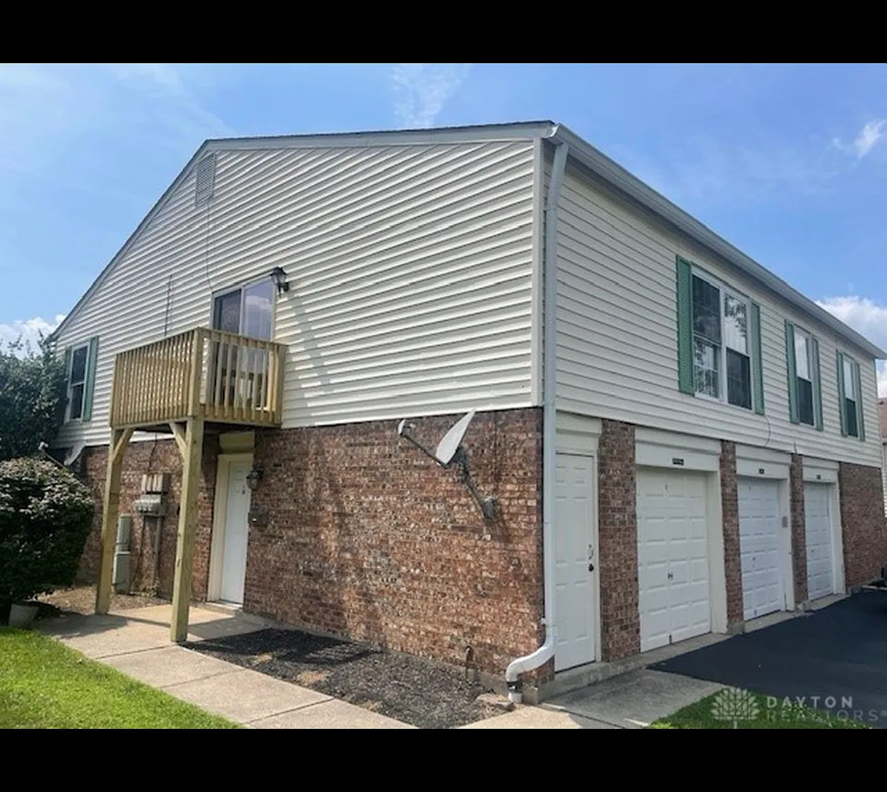 64 Sunnyside Dr — Photo 1