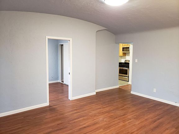3rd image of 1636 Revere Ave APT 3