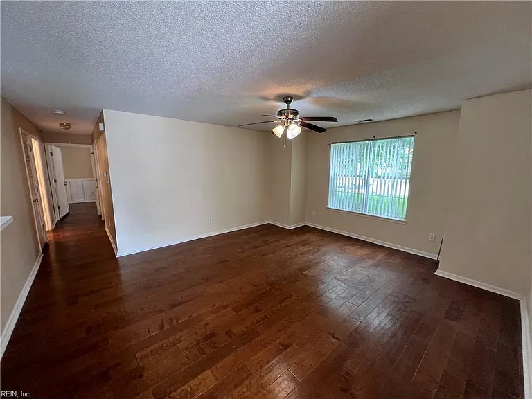 451 Adkins Arch — Photo 2