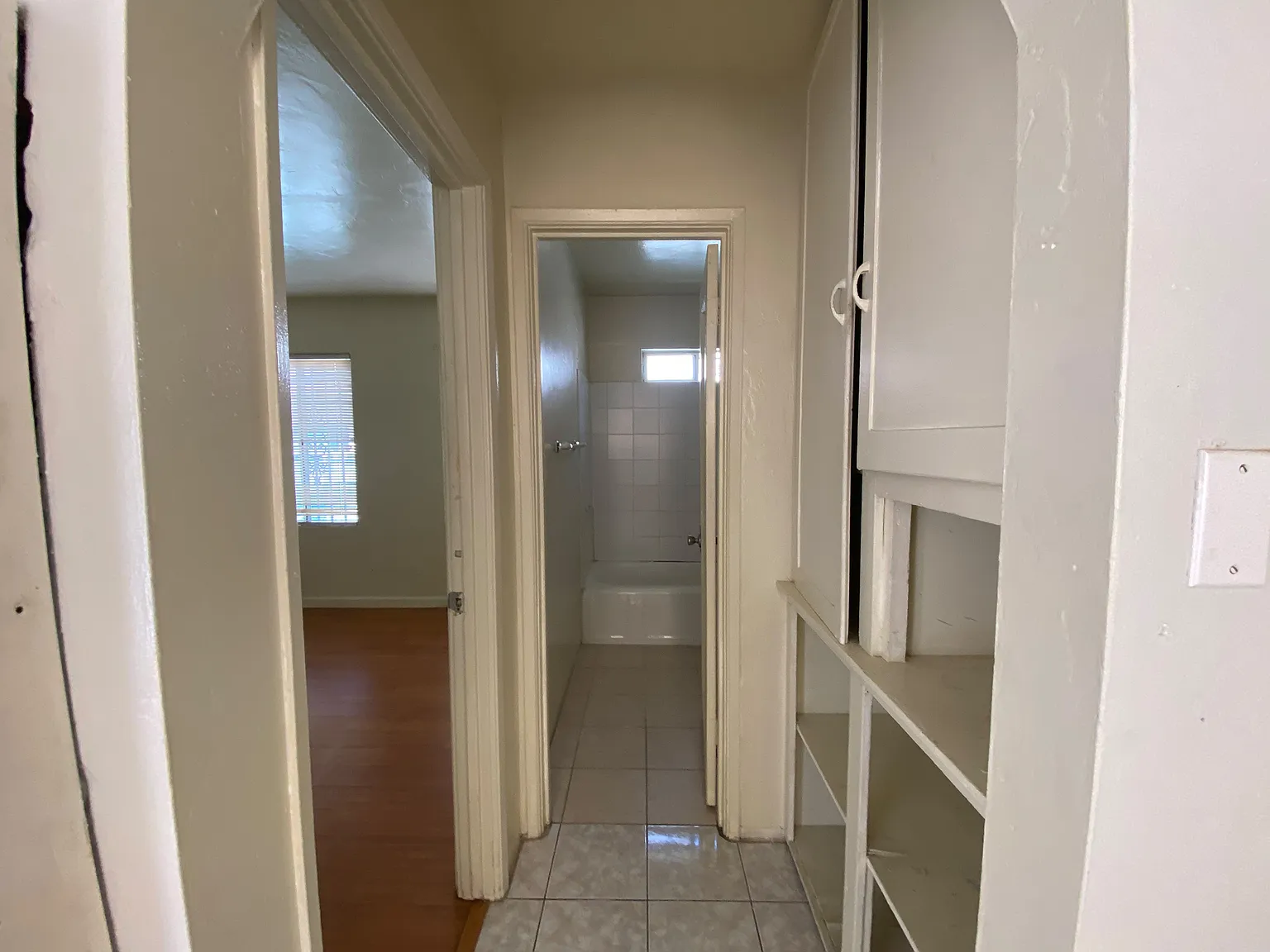 1 bed, 500 sqft, $1,800 — Photo 3
