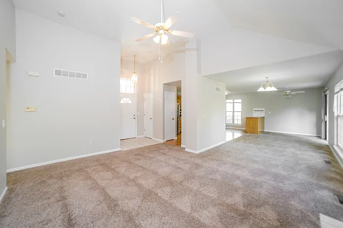 3 bed, 2.0 bath, 1865 sqft, $2,245 — Photo 3