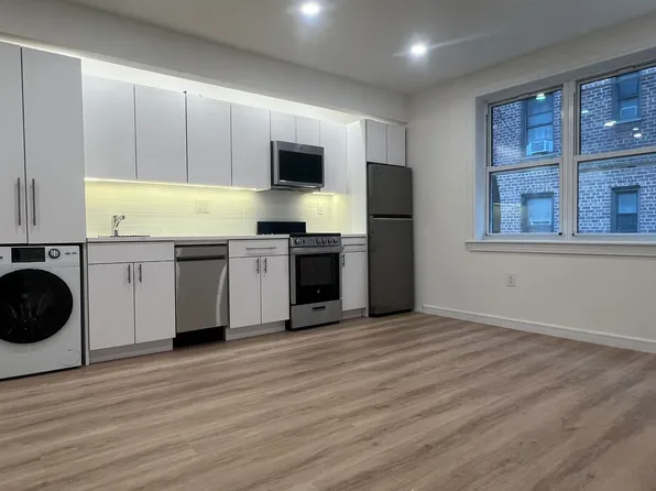 39-44 47th Avenue image 1 of 4