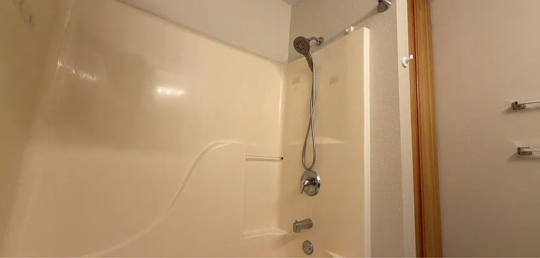 1060 SE Miller Ave — Photo 12