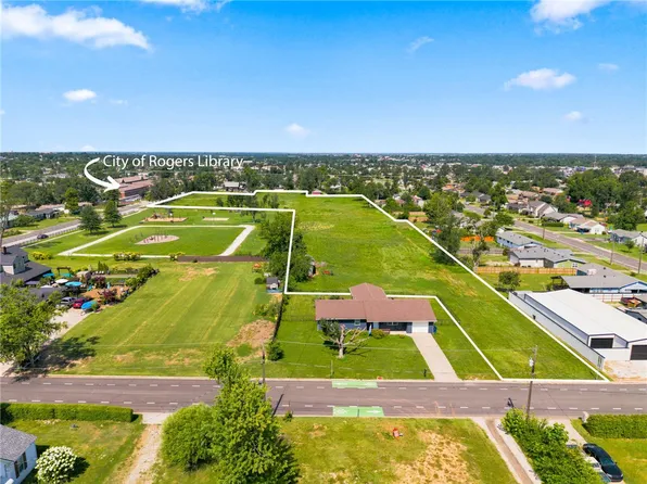 W Pine St #11, Rogers, AR 72758